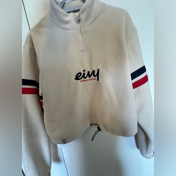 Half vip - Picture 1 of 2